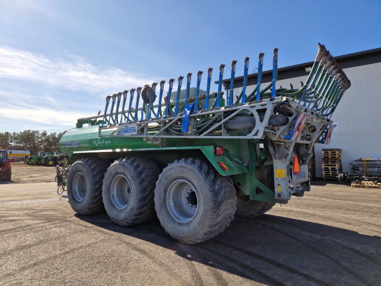 Agronic HXA17 + Bomech 15m vm.2022 + kuormain